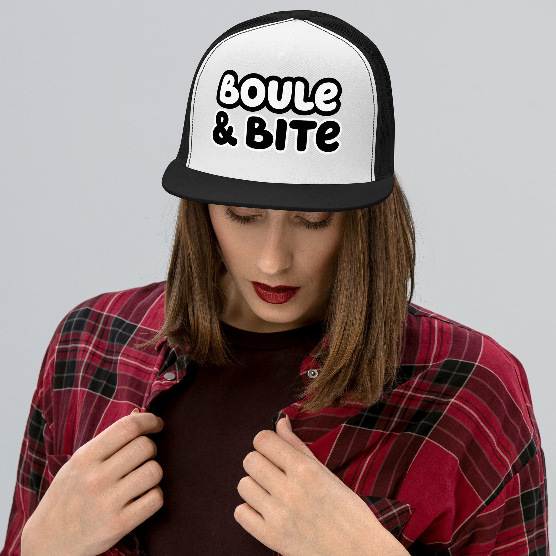Casquette Trucker, brodée « Boule & Bite », vue de face, image 2