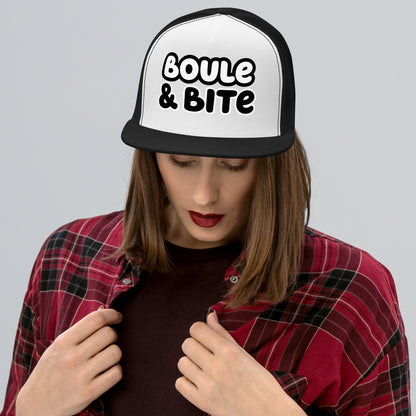 Casquette Trucker, brodée « Boule & Bite », vue de face, image 2