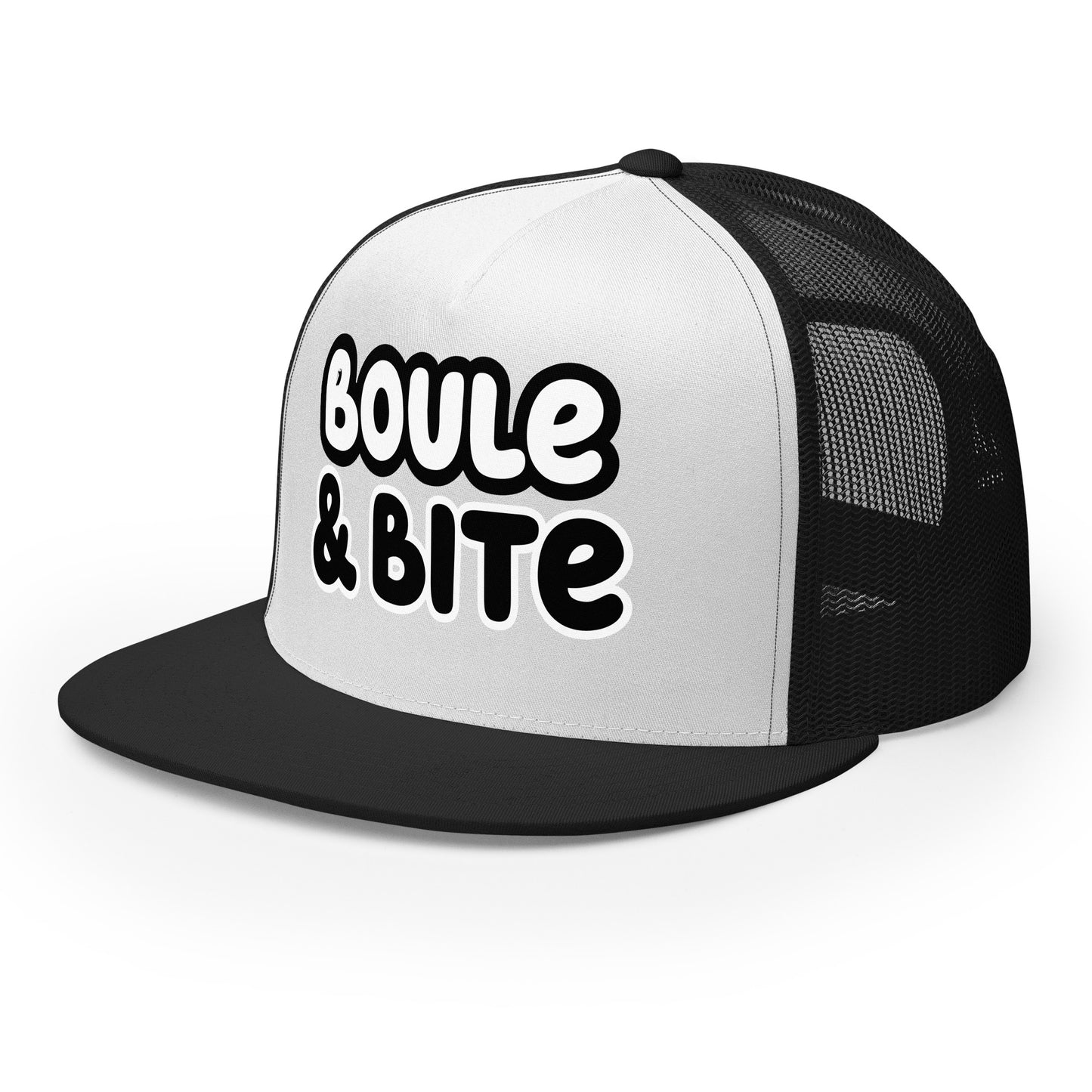 Casquette Trucker, brodée « Boule & Bite », vue de trois quarts