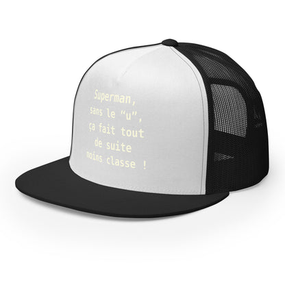 Casquette Trucker, brodée « , ça fait tout de suite moins classe ! », en Noir, vue de trois quarts, image 28