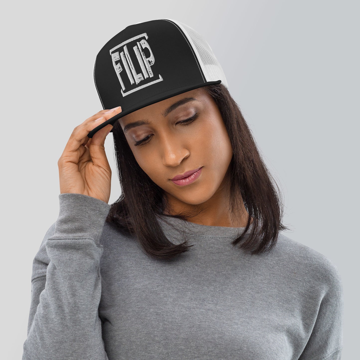 Casquette Trucker de couleur noire et blanche "Filip"