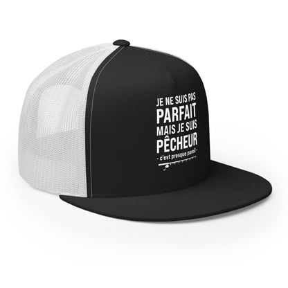 Casquette Trucker, brodée « Je ne suis pas parfait mais je suis pêcheur, c'est presque pareil », en Noir, vue de trois quarts, image 6