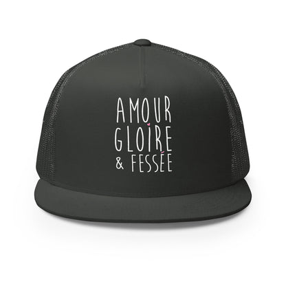 Casquette Trucker, brodée « Amour, Gloire & Fessée », vue de face, image 19