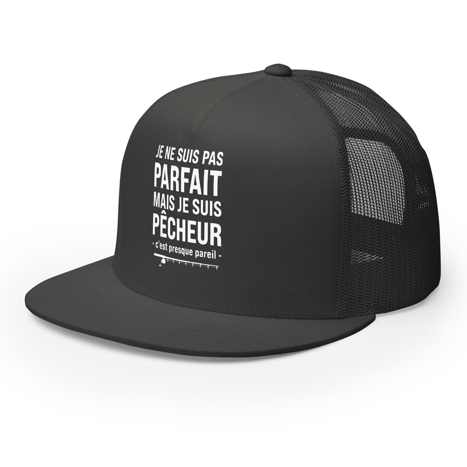 Casquette Trucker, brodée « Je ne suis pas parfait mais je suis pêcheur, c'est presque pareil », vue de trois quarts, image 22