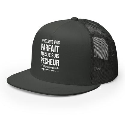 Casquette Trucker, brodée « Je ne suis pas parfait mais je suis pêcheur, c'est presque pareil », vue de trois quarts, image 22