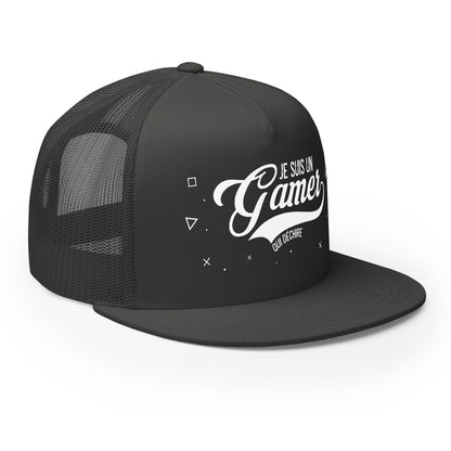 Casquette Trucker, brodée « Je suis un gamer qui déchire », vue de trois quarts, image 24