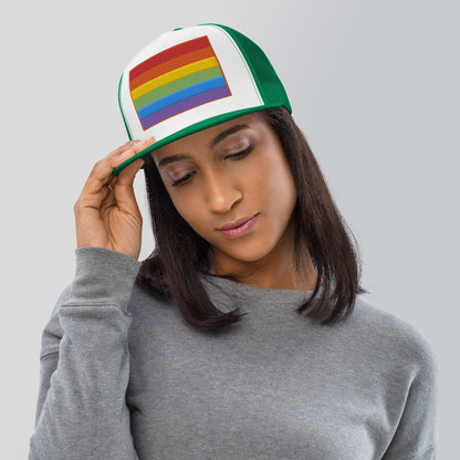 Casquette Trucker de couleur verte "Drapeau Rainbow"