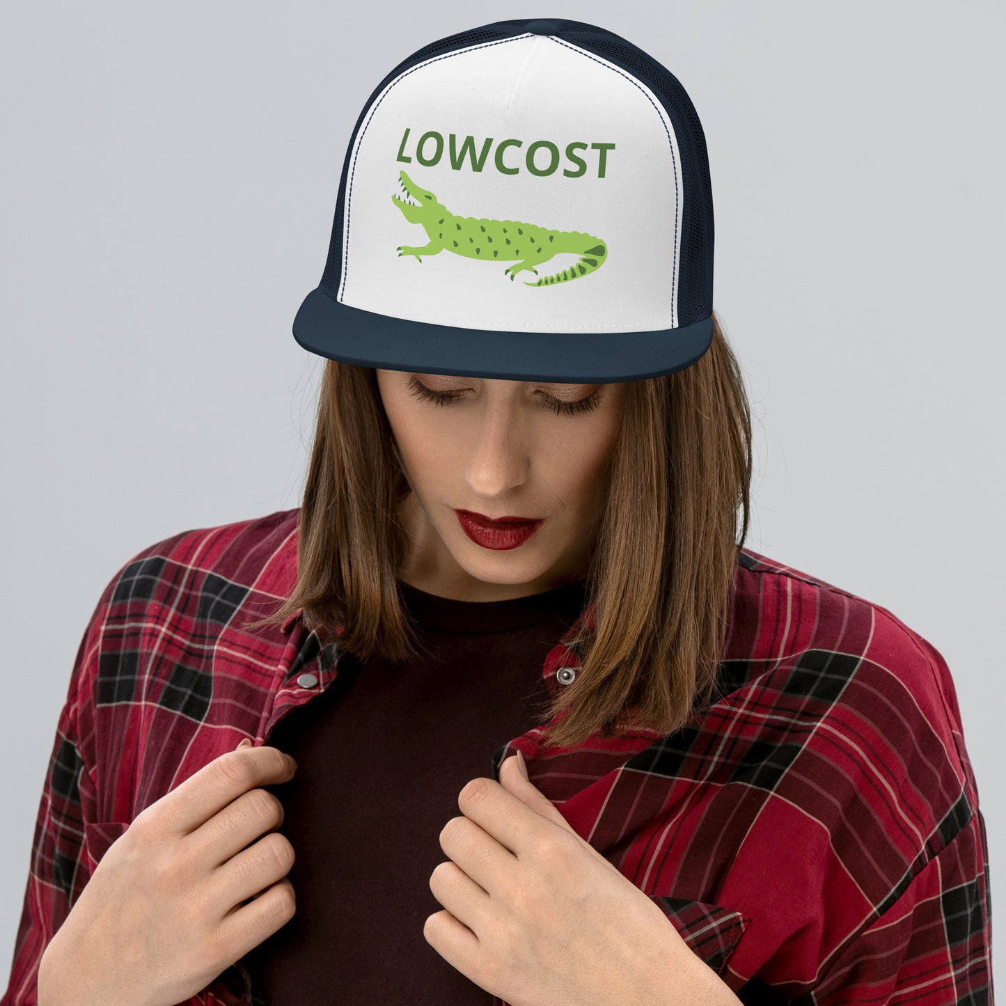 Casquette Trucker, brodée « Lowcost », vue de face, image 5