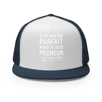 Casquette Trucker, brodée « Je ne suis pas parfait mais je suis pêcheur, c'est presque pareil », en Bleu Marine, vue de face, image 37