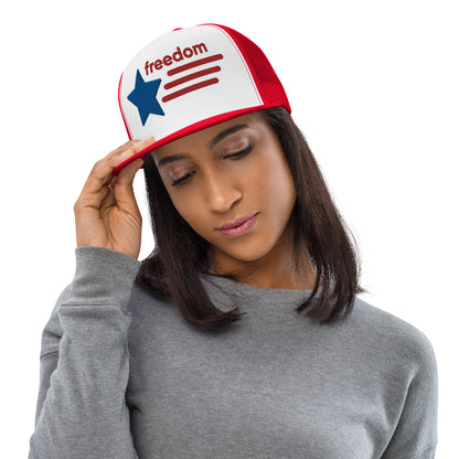 Casquette Trucker de couleur rouge "Freedom USA"