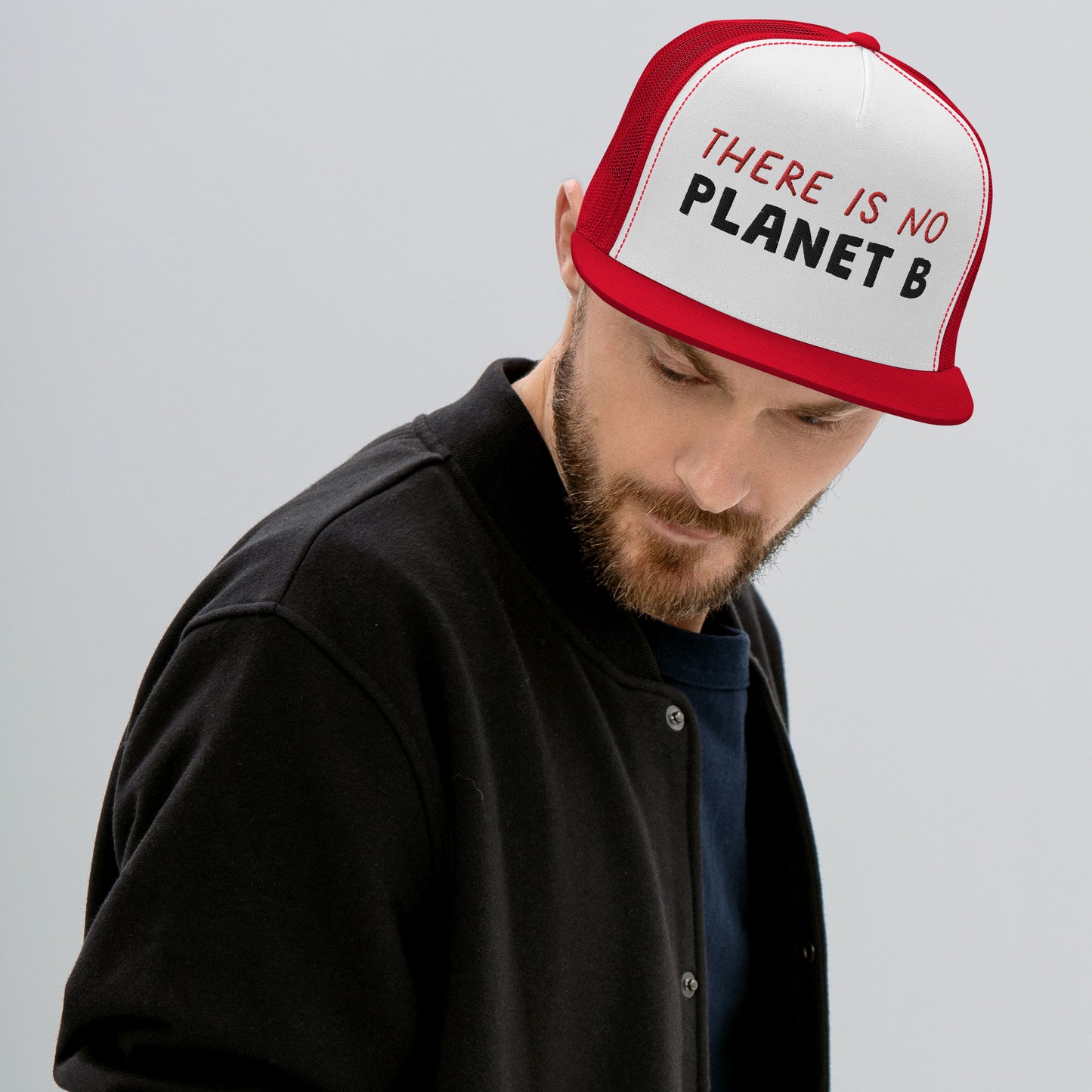 Casquette Trucker de couleur rouge "There is no Planet B"