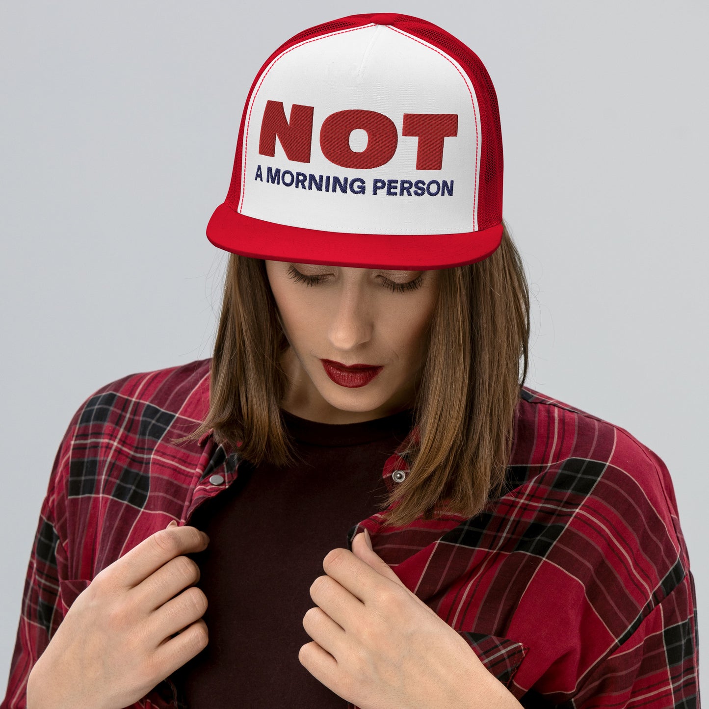 Casquette Trucker de couleur rouge "Not A Morning Person"