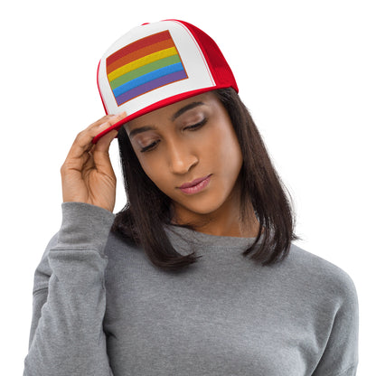 Casquette Trucker de couleur rouge "Drapeau Rainbow"