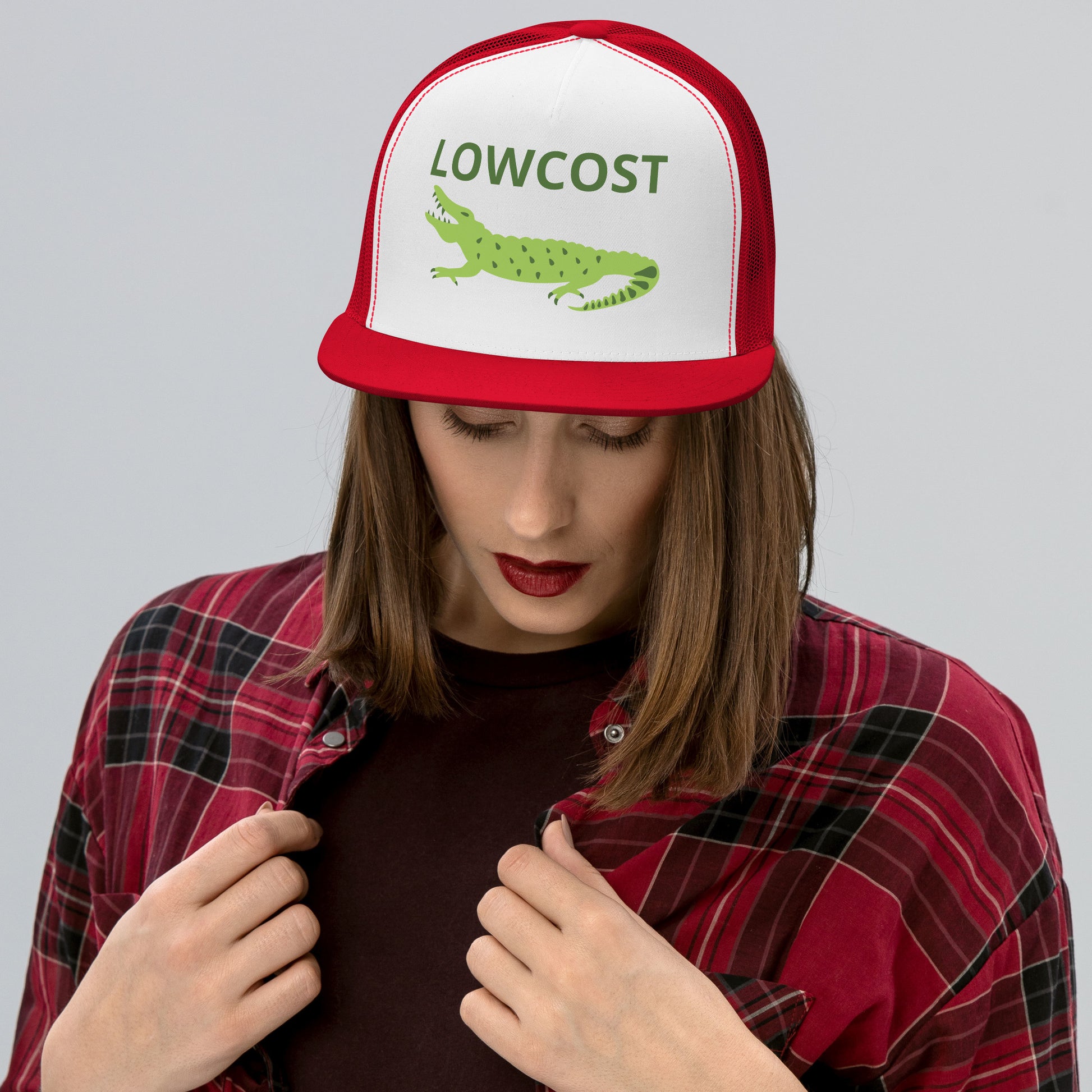 Casquette Trucker, brodée « Lowcost », vue de face, image 4