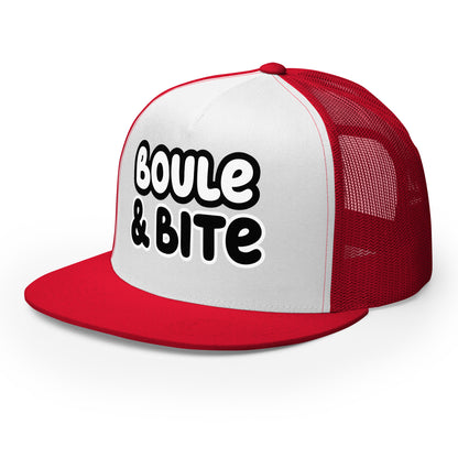 Casquette Trucker, brodée « Boule & Bite », vue de trois quarts, image 15