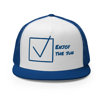 Casquette Trucker de couleur bleue "Enjoy The Sun"