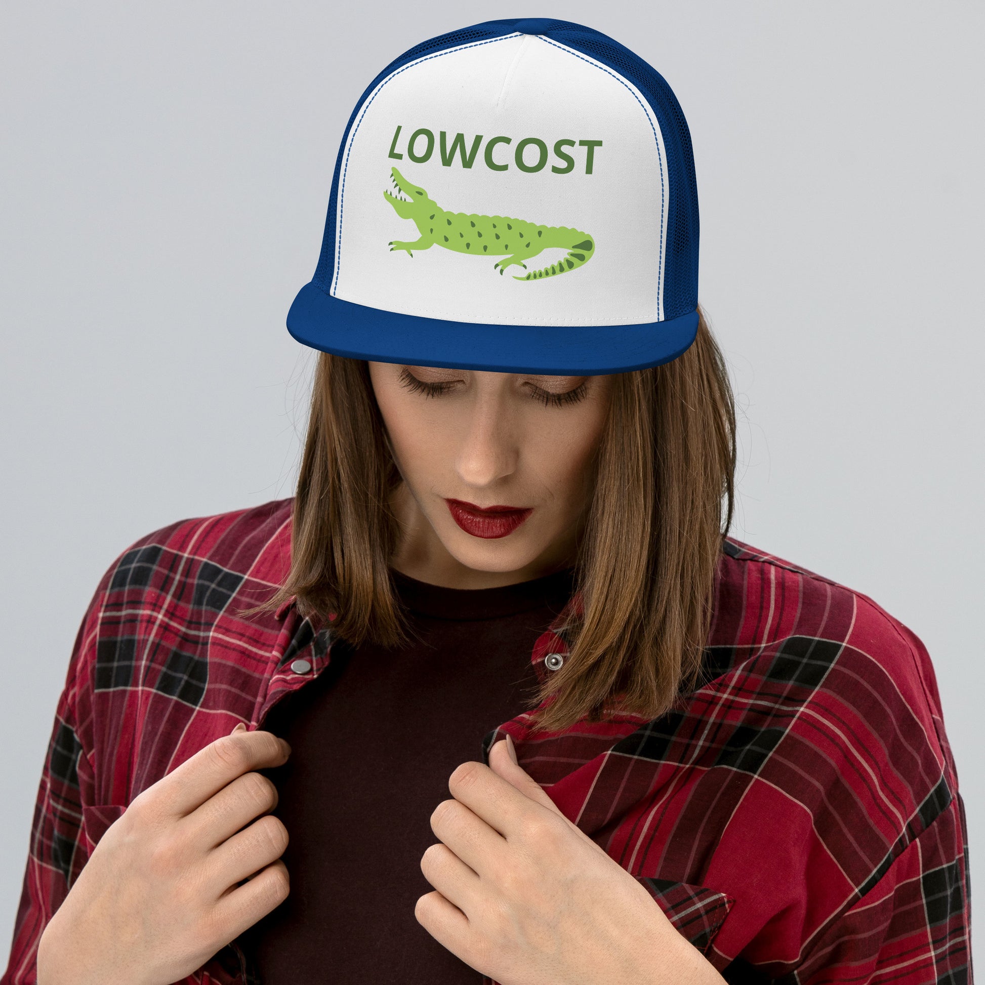 Casquette Trucker, brodée « Lowcost », vue de face, image 6