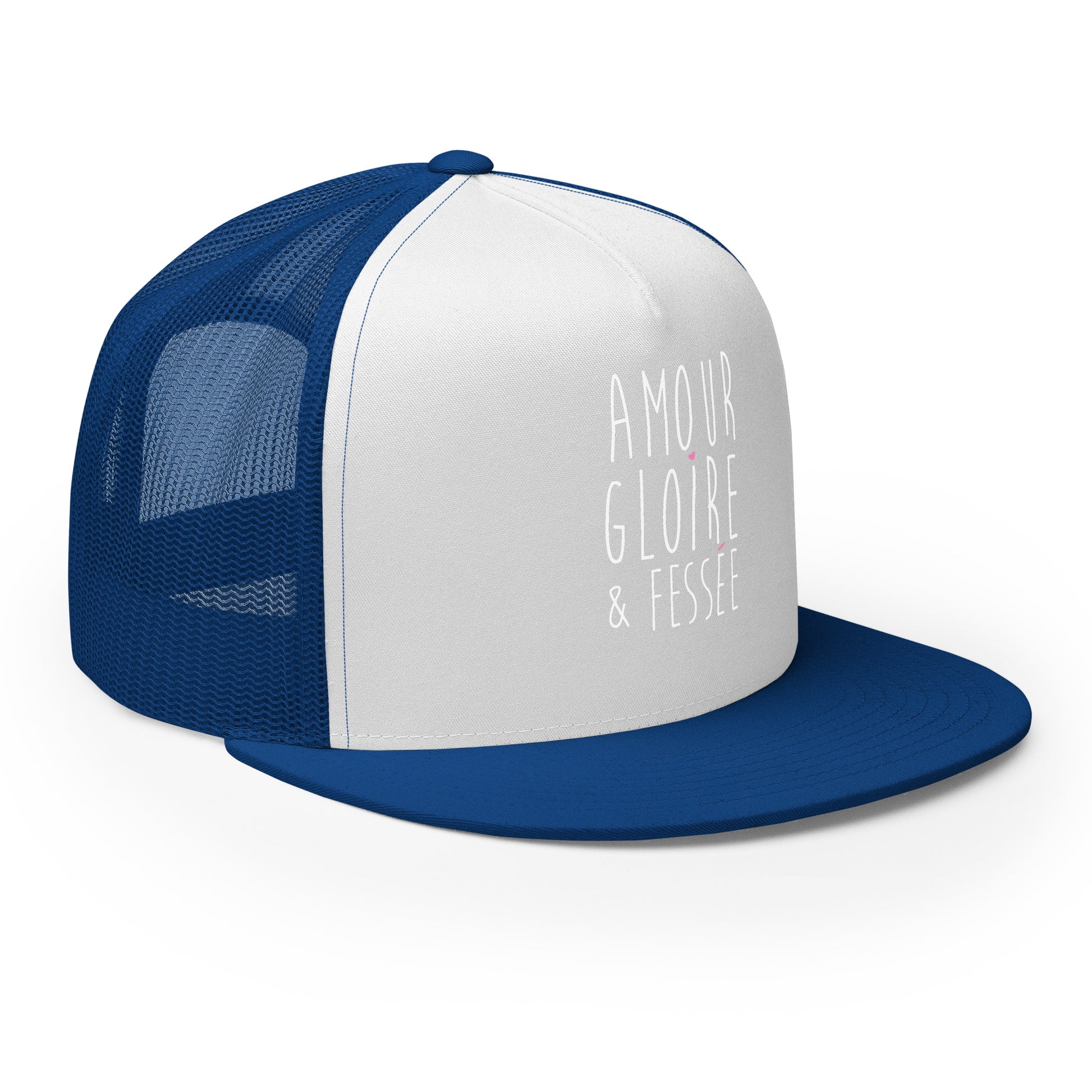 Casquette Trucker, brodée « Amour, Gloire & Fessée », vue de trois quarts, image 48