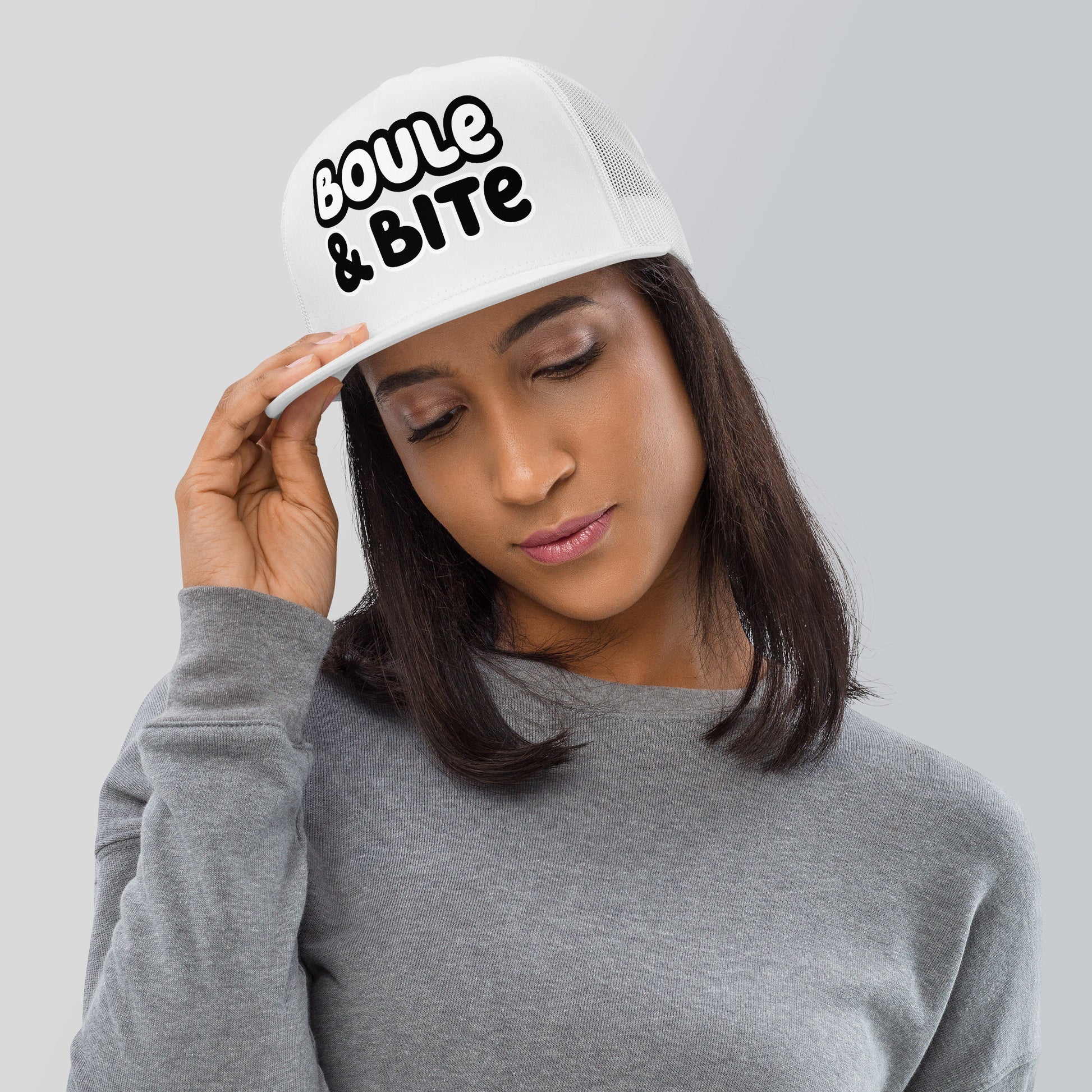 Casquette Trucker, brodée « Boule & Bite », vue de face, image 6