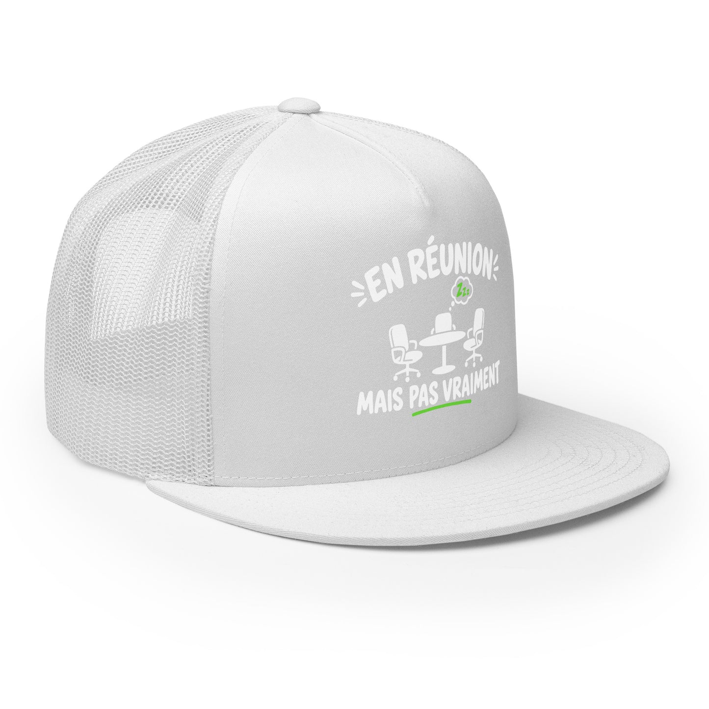 Casquette Trucker, brodée « En réunion mais pas vraiment », vue de trois quarts, image 60