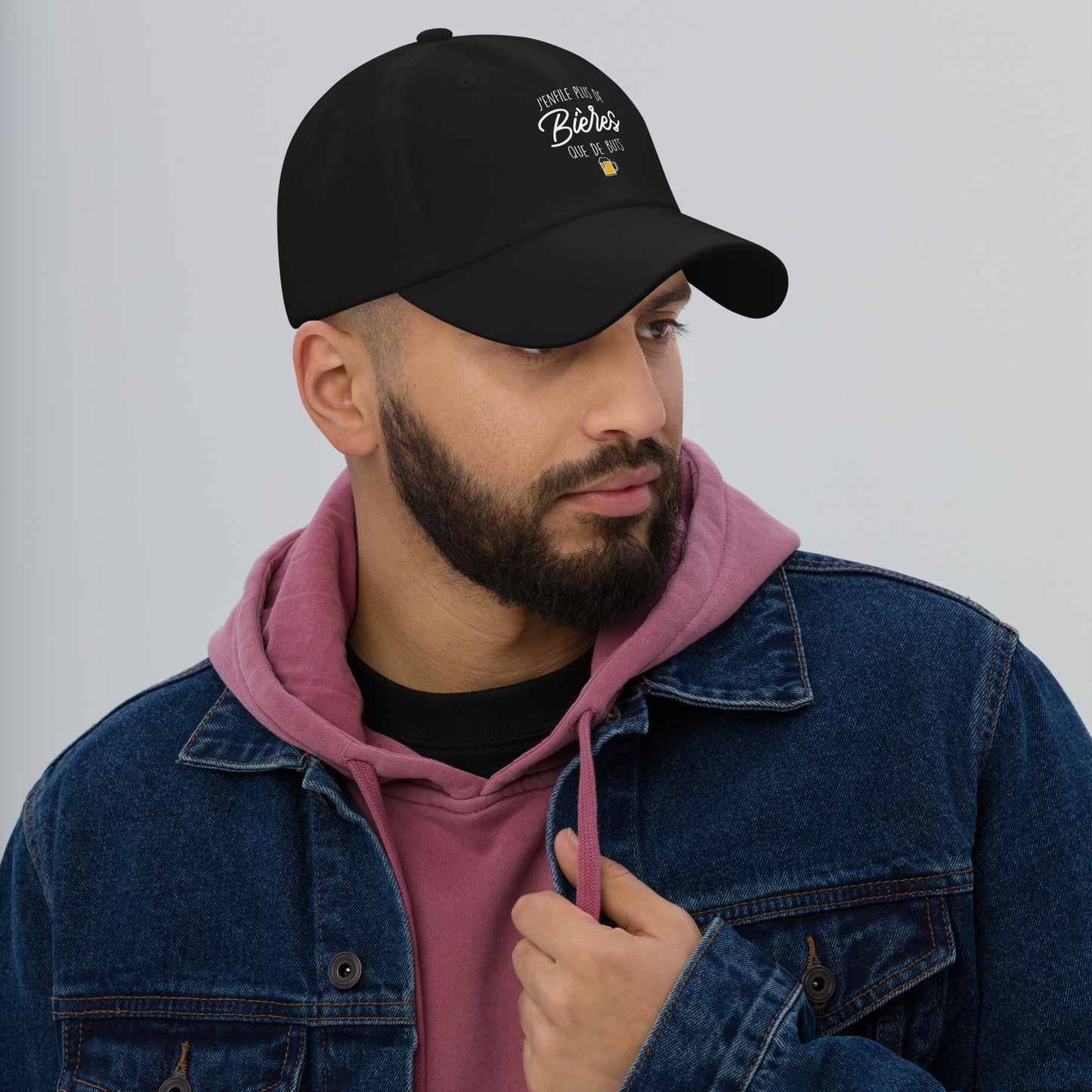 Casquette Baseball, brodée « J'enfile plus de bières que de buts », en Noir, vue de trois quarts, image 12