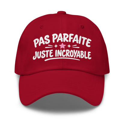Casquette Baseball, brodée « Pas parfaite, juste incroyable », en Canneberge, vue de face, image 13