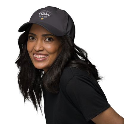 Casquette Baseball, brodée « J'enfile plus de bières que de buts », en Gris Foncé, vue de face, image 17