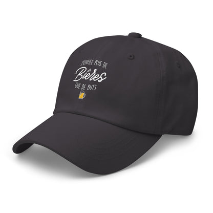 Casquette Baseball, brodée « J'enfile plus de bières que de buts », en Gris Foncé, vue de trois quarts, image 35