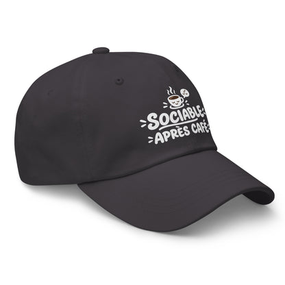 Casquette Baseball, brodée « Sociable après café », en Gris Foncé, vue de trois quarts, image 23