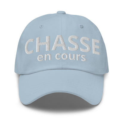 Casquette Baseball, brodée « Chasse en cours », en Bleu Clair, vue de face, image 4