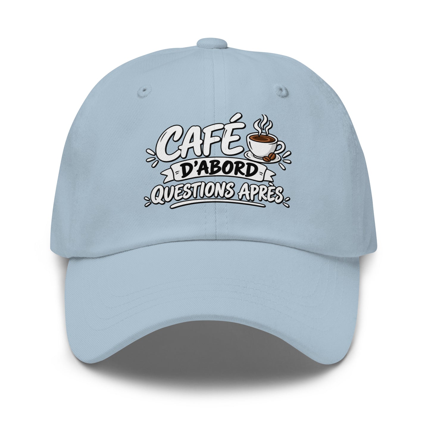 Casquette Baseball, brodée « Café d'abord, questions après », en Bleu Clair, vue de face, image 50