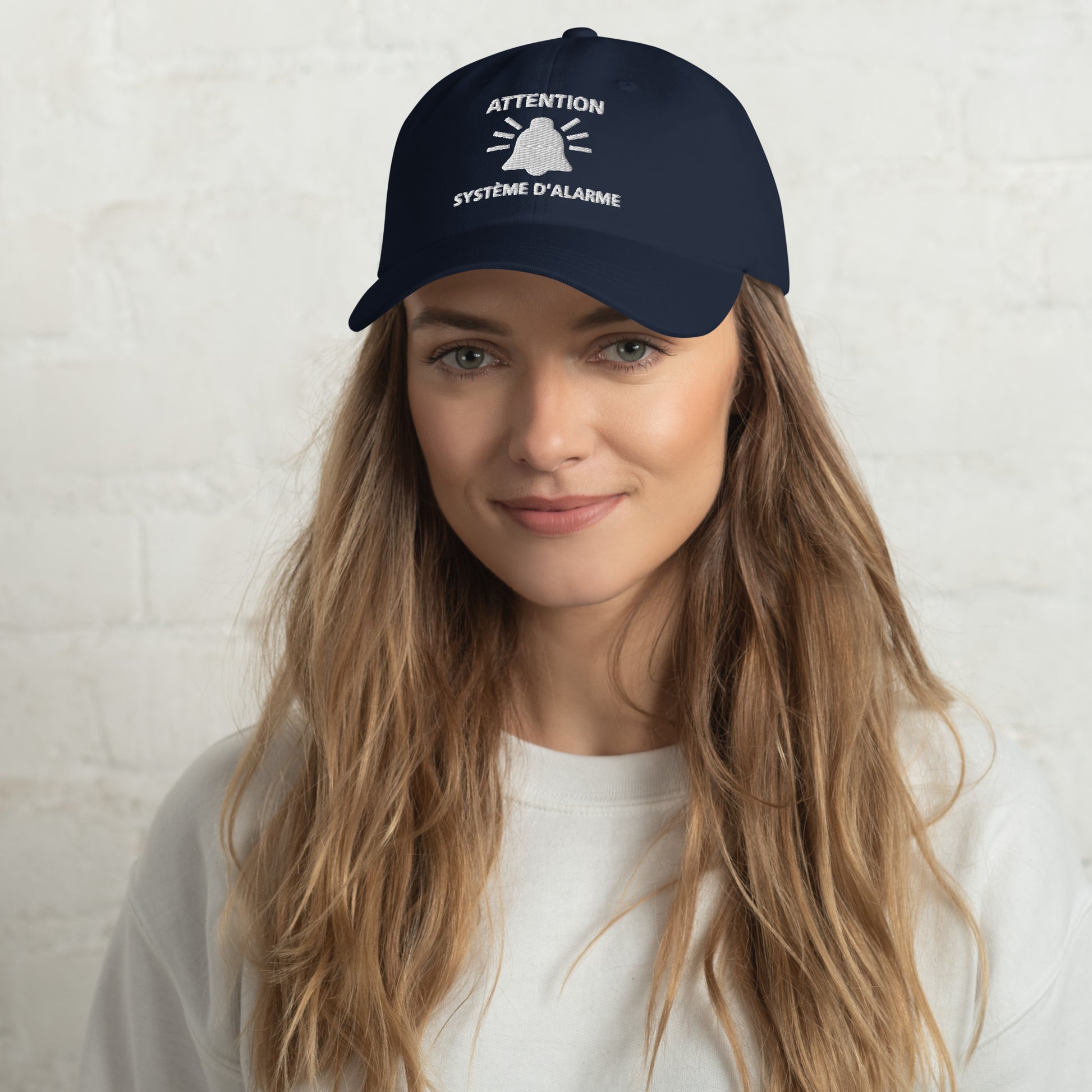 Casquette Baseball, brodée « Attention, système d'alarme », en Bleu Marine, vue de face, image 15