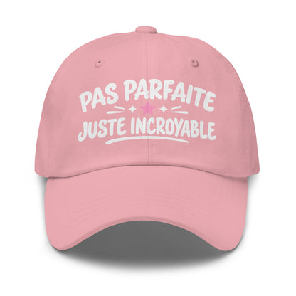 Casquette Baseball, brodée « Pas parfaite, juste incroyable », en Rose, vue de face, image 43