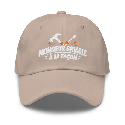 Casquette Baseball, brodée « Monsieur bricole, à sa façon », en Pierre, vue de face, image 37