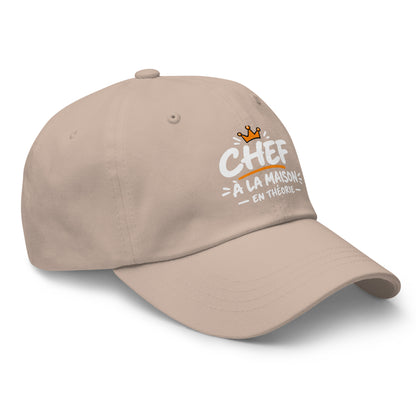 Casquette Baseball, brodée « Chef à la maison, en théorie », en Pierre, vue de trois quarts, image 41