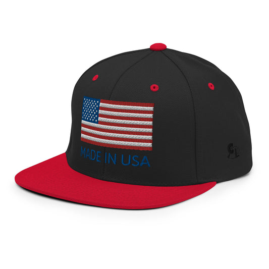 Casquette SnapBack de couleur noire et rouge "Drapeau Américain, Made In USA."