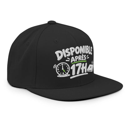 Casquette Snapback, brodée « Disponible après 17h », en Noir, vue de trois quarts, image 24
