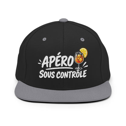 Casquette Snapback, brodée « Apéro sous contrôle », en Noir, vue de face, image 15