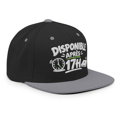 Casquette Snapback, brodée « Disponible après 17h », en Noir, vue de trois quarts, image 48