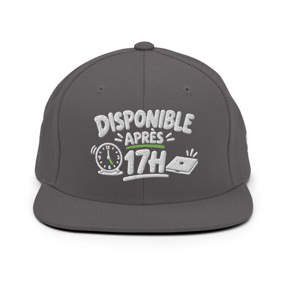 Casquette Snapback, brodée « Disponible après 17h », en Gris Foncé, vue de face, image 8