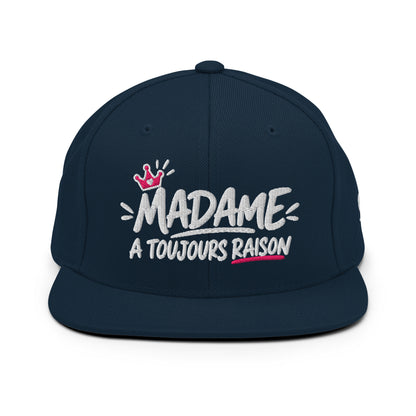 Casquette Snapback, brodée « Madame à toujours raison », en Bleu Marine Foncé, vue de face, image 2