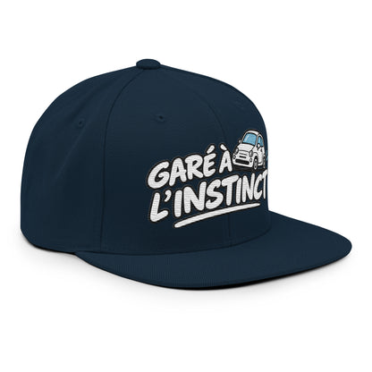 Casquette Snapback, brodée « Garé à l'instant », en Bleu Marine Foncé, vue de trois quarts, image 23