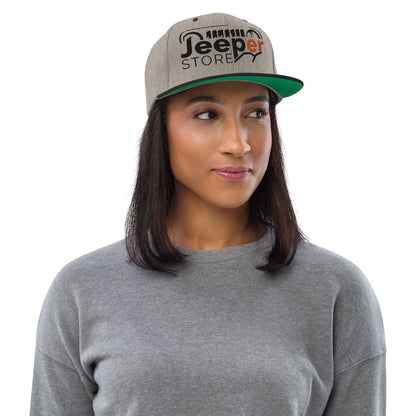 Casquette SnapBack de couleur grise et noire "Jeeper Store"