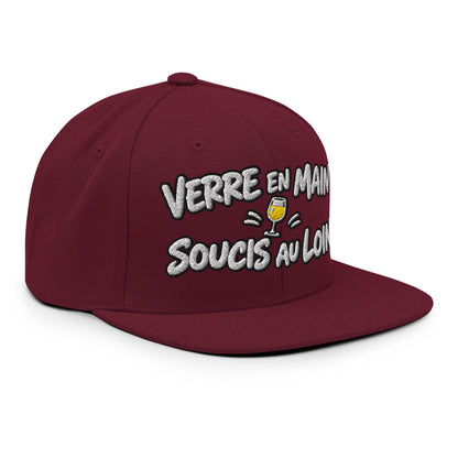 Casquette Snapback, brodée « Verre en main, souci au loin », en Bordeaux, vue de trois quarts, image 52