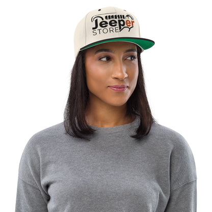 Casquette SnapBack de couleur beige et noire "Jeeper Store"