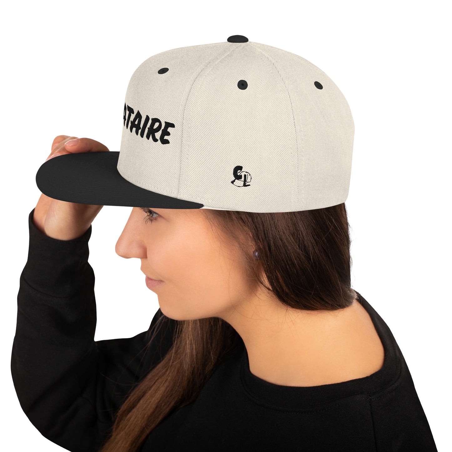 Casquette SnapBack de couleur beige et noire "Célibataire"