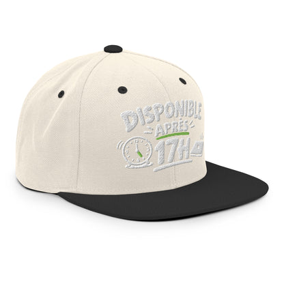 Casquette Snapback, brodée « Disponible après 17h », en Noir, vue de trois quarts, image 102