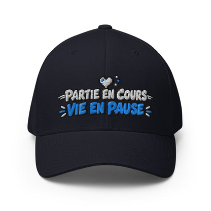 Casquette Casquette, brodée « Partie en cours, vie en pause », en Bleu Marine Foncé, vue de face, image 12