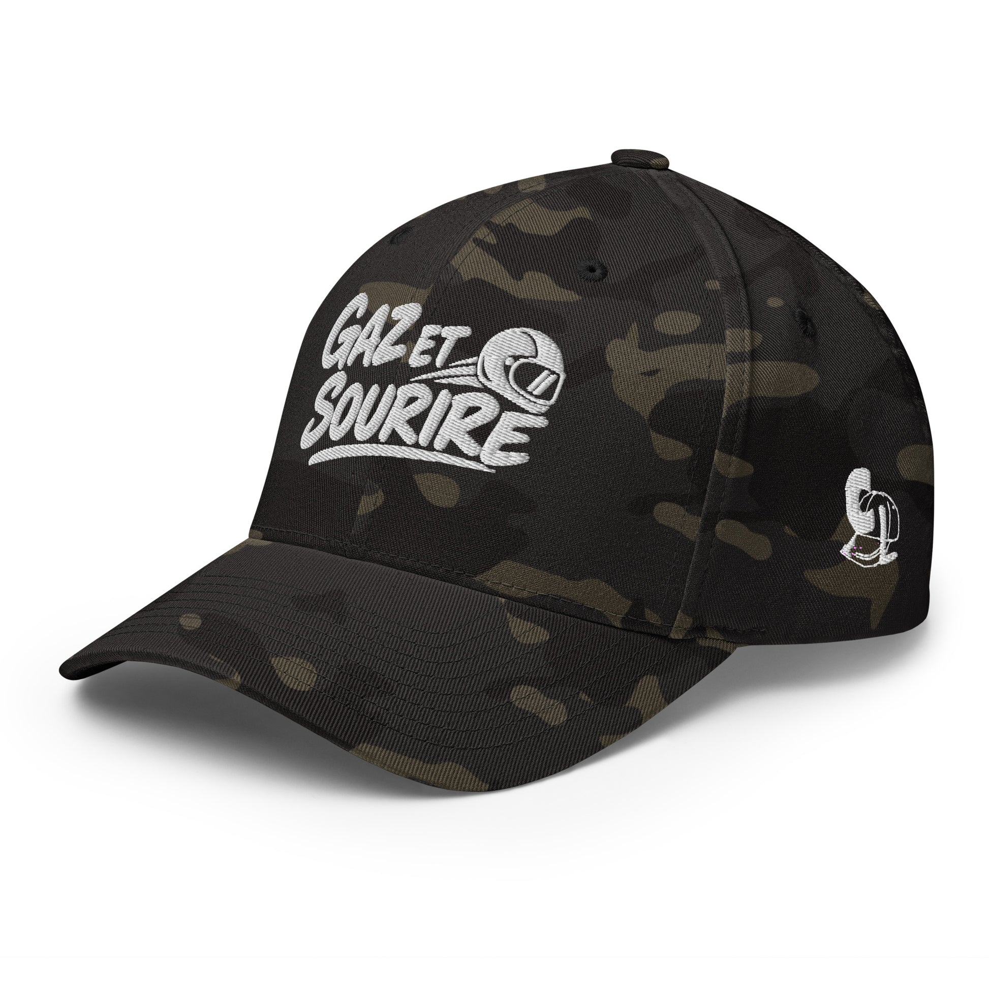 Casquette Casquette, brodée « Gaz et sourire », en Multicam Black, vue de trois quarts