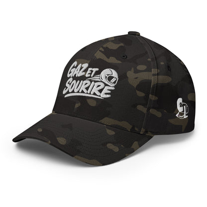 Casquette Casquette, brodée « Gaz et sourire », en Multicam Black, vue de trois quarts